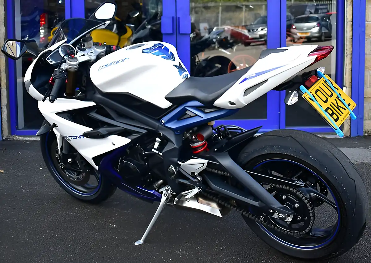 Used 2013 Triumph Daytona 675 Super Sports White - Interior and Exterior details 6