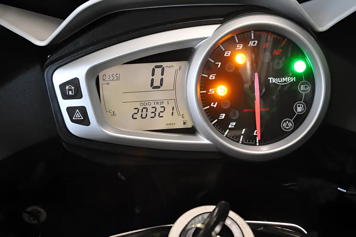 Used 2013 Triumph Tiger 1050 White - Interior and Exterior details 3