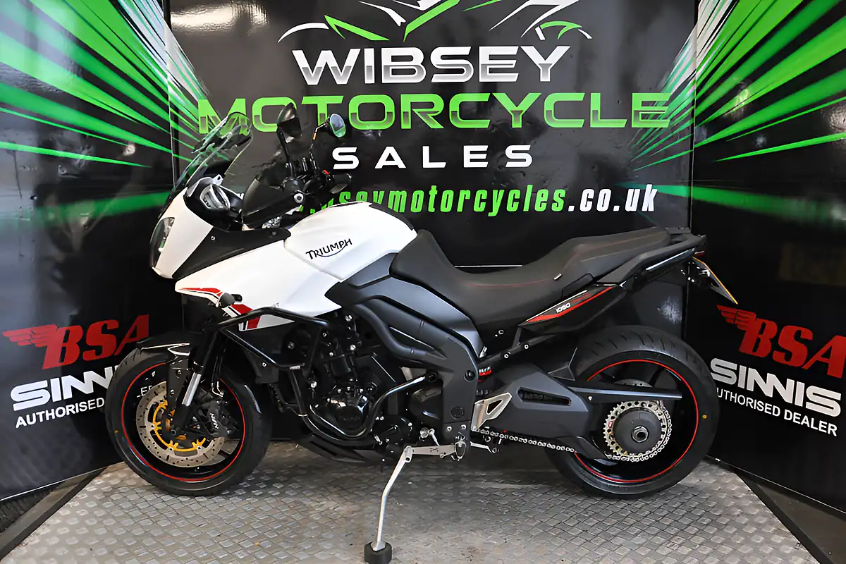 Used 2013 Triumph Tiger 1050 White - Interior and Exterior details 6