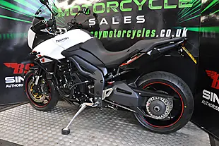 Used 2013 Triumph Tiger 1050 White - Interior and Exterior details 7