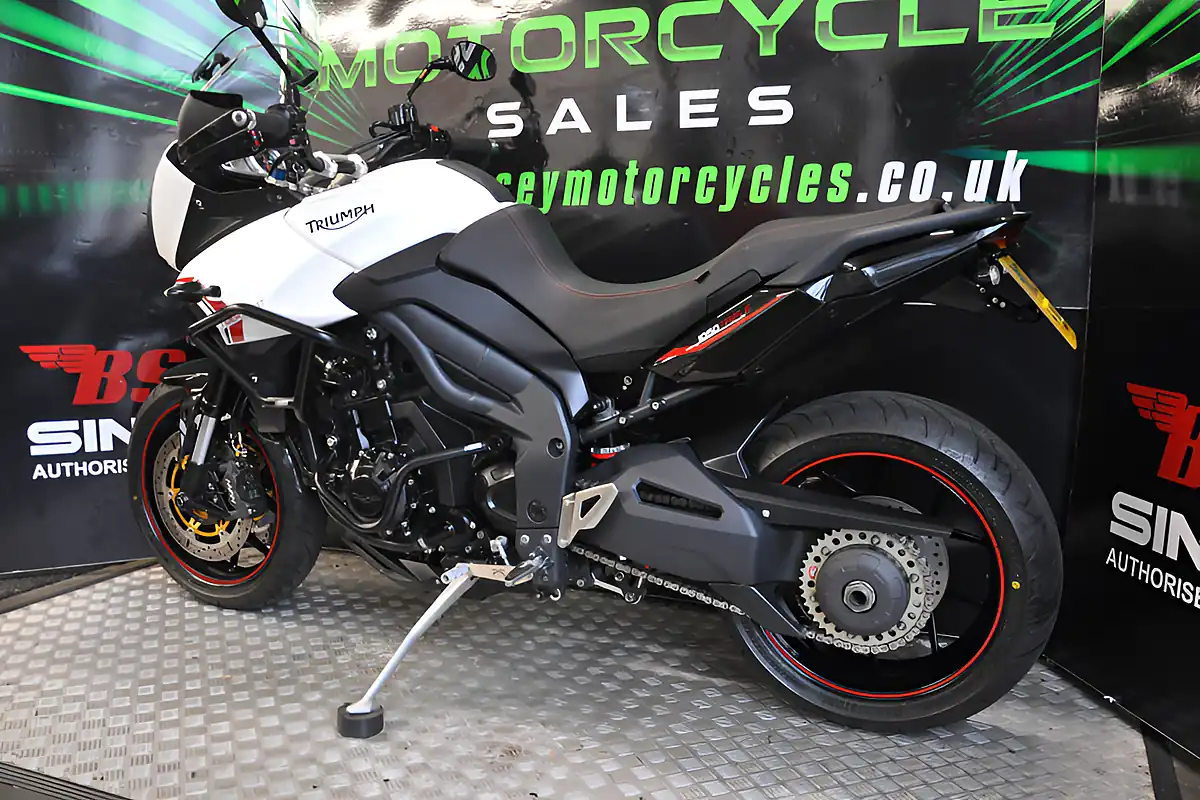 Used 2013 Triumph Tiger 1050 White - Interior and Exterior details 7