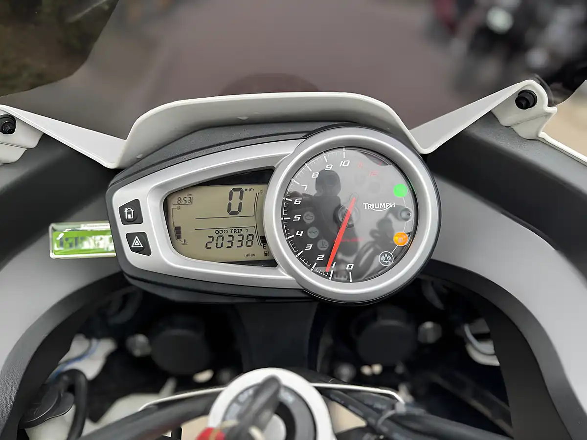 Used 2013 Triumph Tiger Sport 1050 White - Interior and Exterior details 10