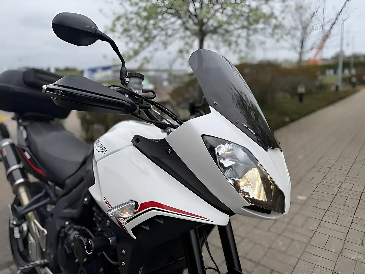 Used 2013 Triumph Tiger Sport 1050 White - Interior and Exterior details 18