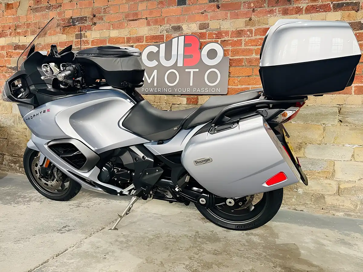 Used 2013 Triumph Trophy 1200 Se Silver - Interior and Exterior details 13