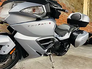 Used 2013 Triumph Trophy 1200 Se Silver - Interior and Exterior details 15