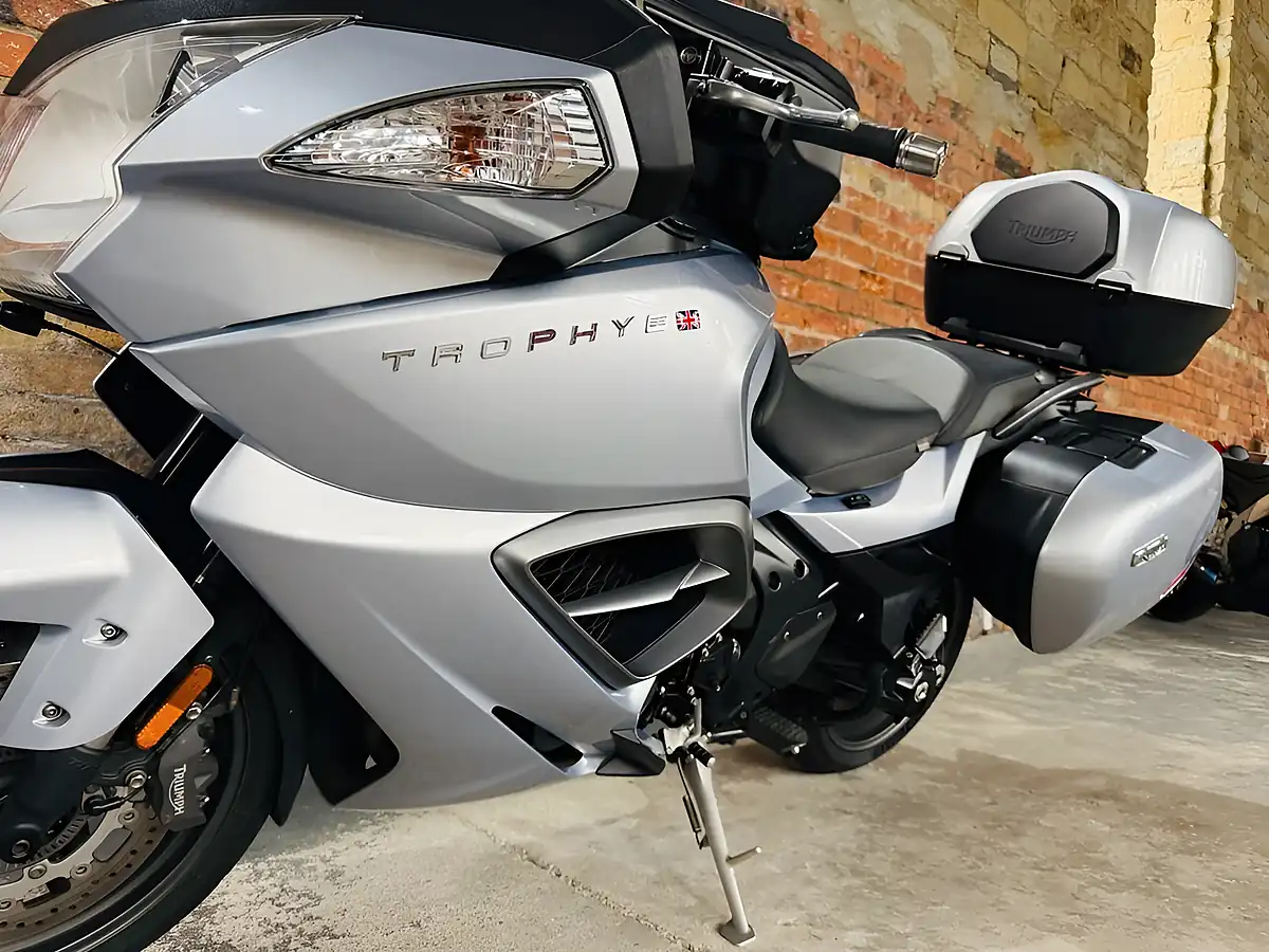 Used 2013 Triumph Trophy 1200 Se Silver - Interior and Exterior details 15
