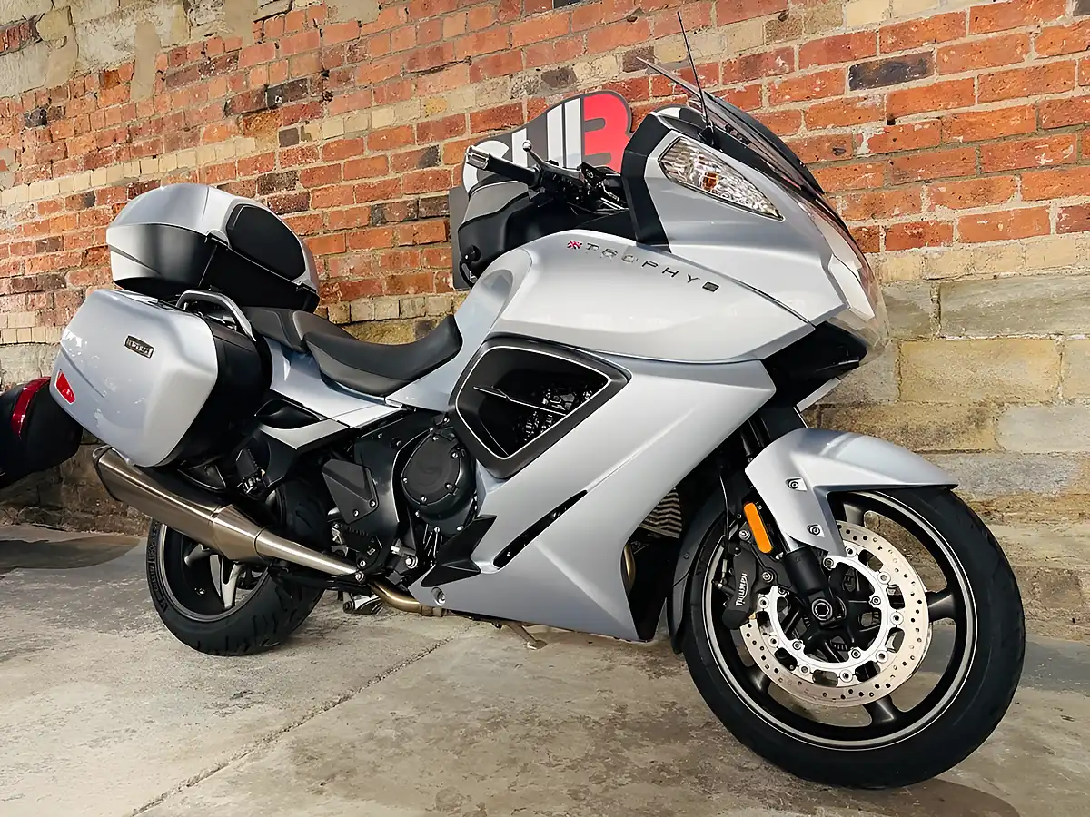 Used 2013 Triumph Trophy 1200 Se Silver - Interior and Exterior details 3
