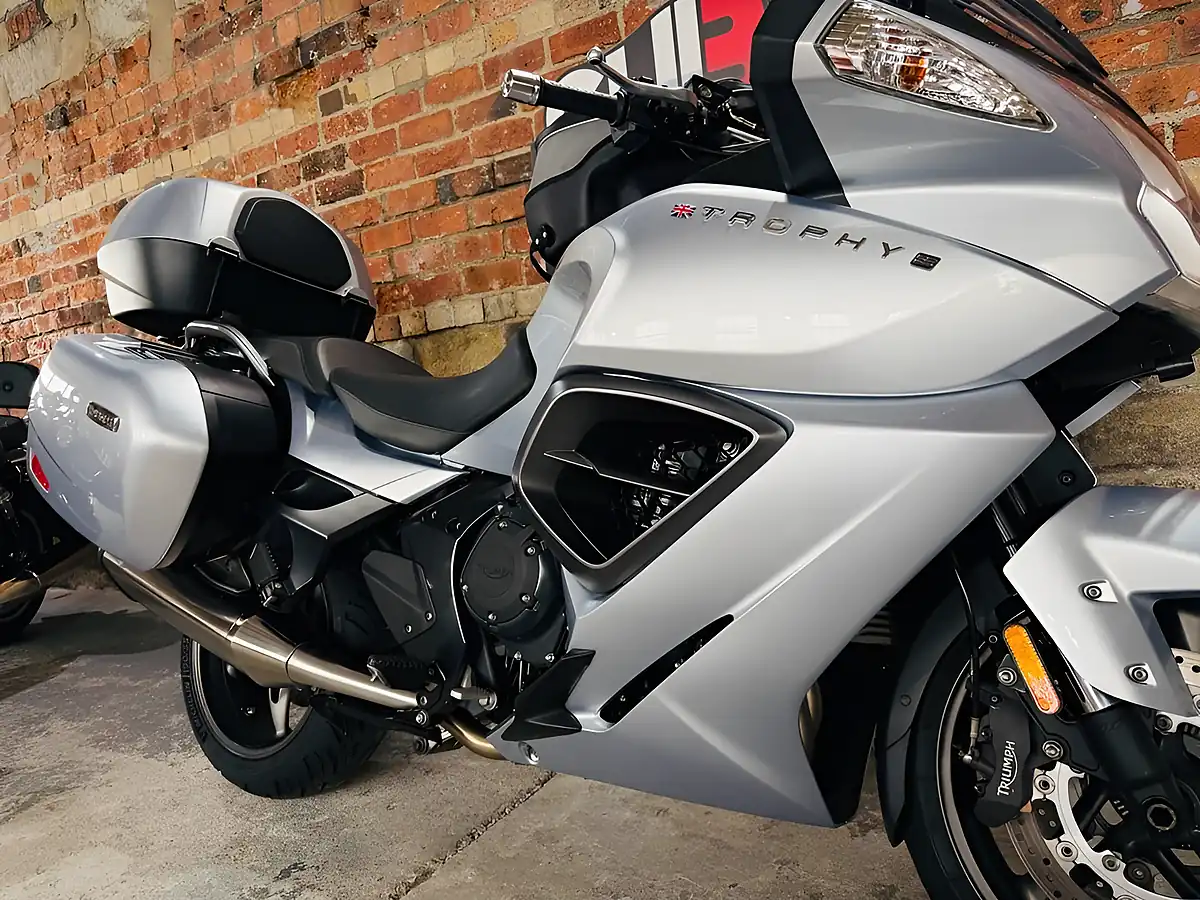 Used 2013 Triumph Trophy 1200 Se Silver - Interior and Exterior details 6