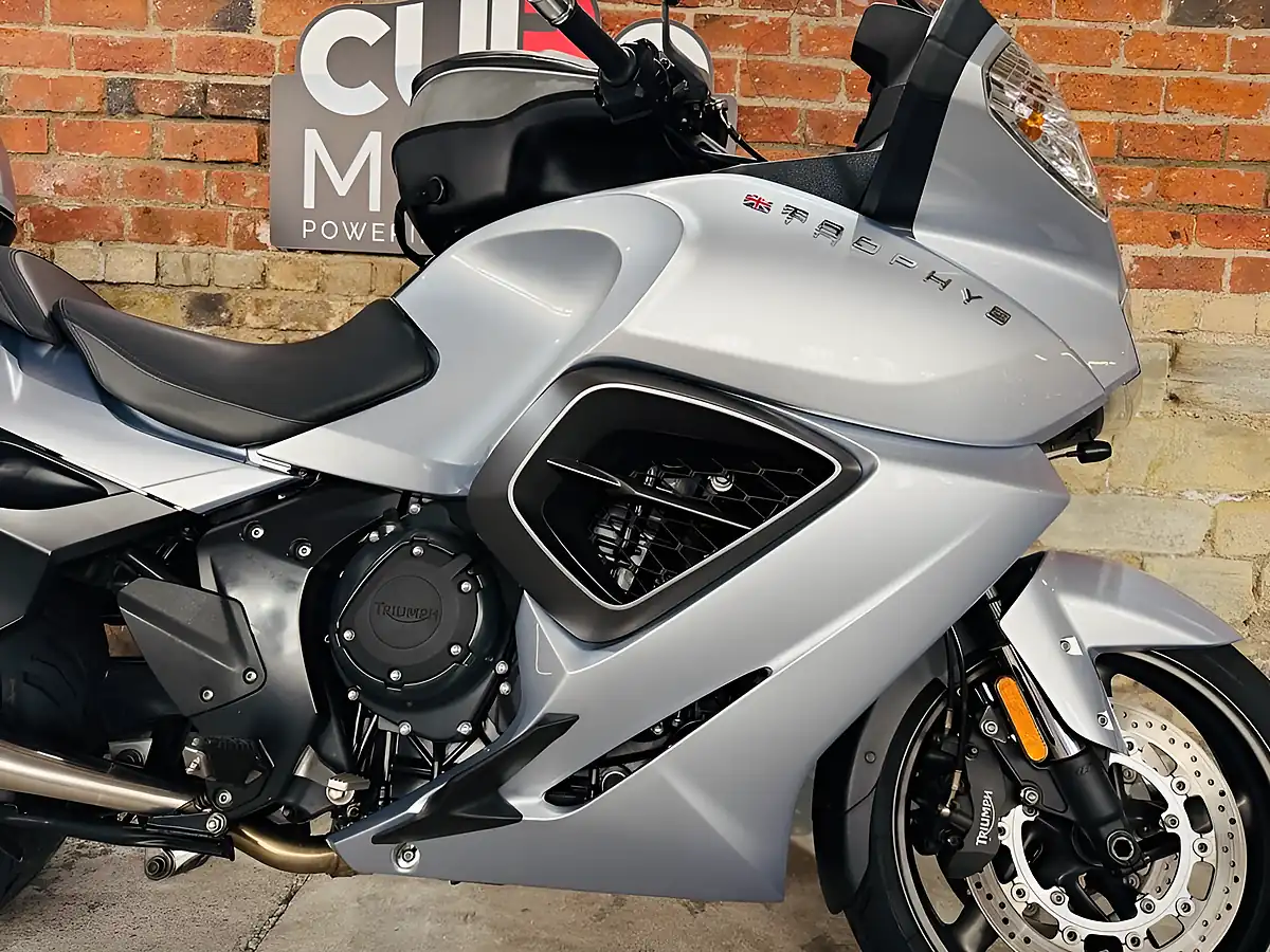 Used 2013 Triumph Trophy 1200 Se Silver - Interior and Exterior details 7