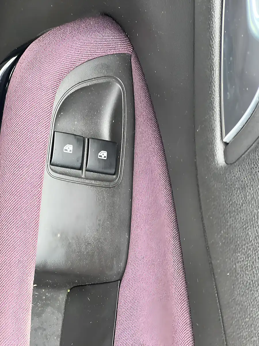 Used 2013 Vauxhall Adam Glam Red - Interior and Exterior details 12