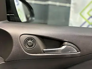 Used 2013 Vauxhall Adam Jam White - Interior and Exterior details 17