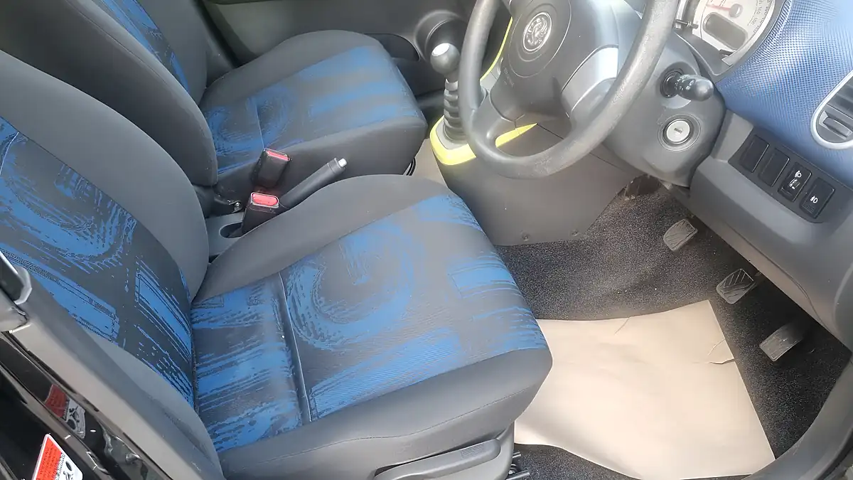 Used 2013 Vauxhall Agila S Black - Interior and Exterior details 10