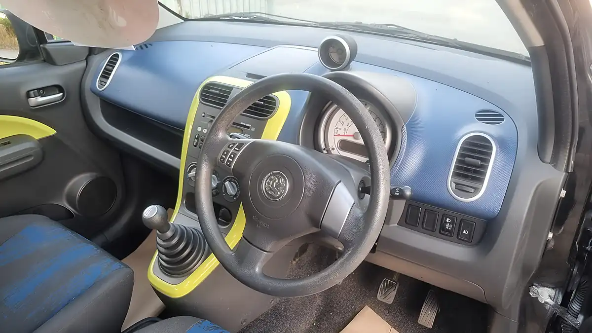 Used 2013 Vauxhall Agila S Black - Interior and Exterior details 12
