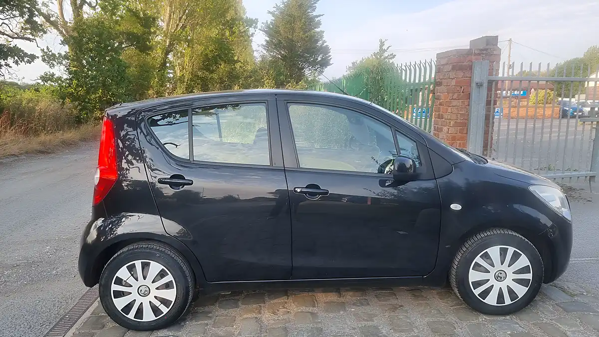 Used 2013 Vauxhall Agila S Black - Interior and Exterior details 8