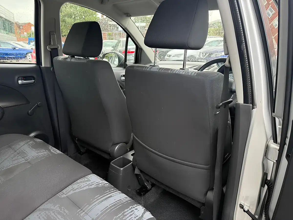 Used 2013 Vauxhall Agila S Silver - Interior and Exterior details 13