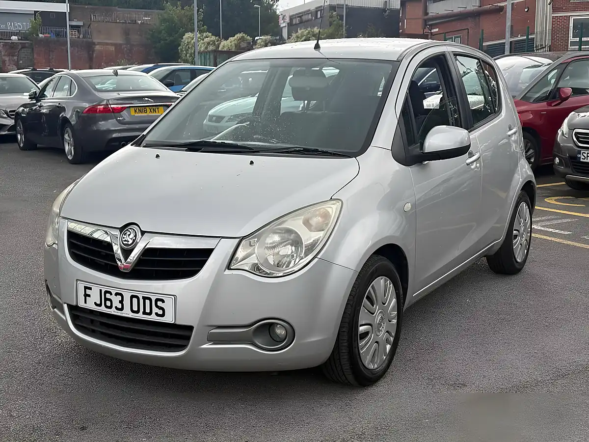 Used 2013 Vauxhall Agila S Silver - Interior and Exterior details 4