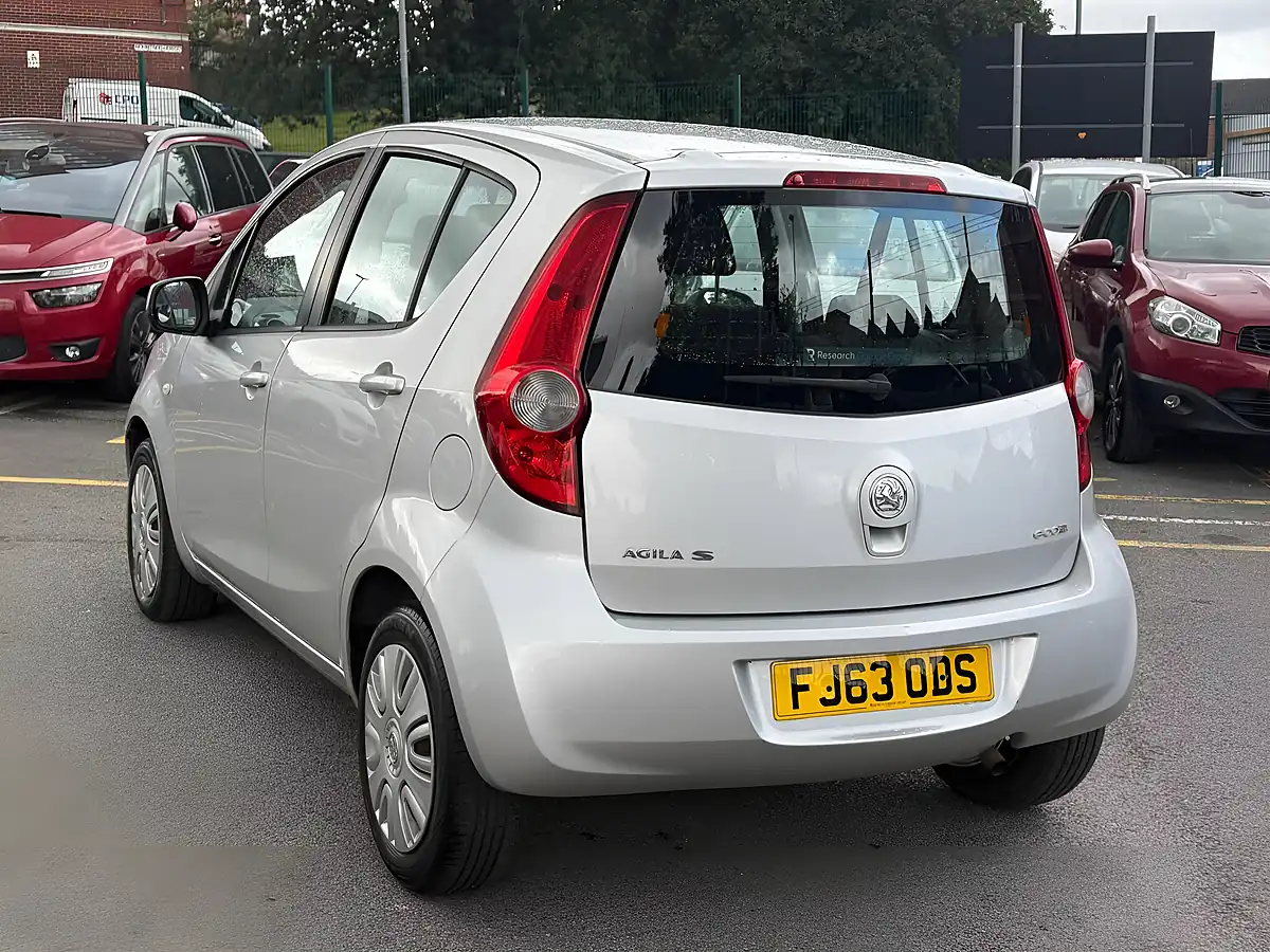 Used 2013 Vauxhall Agila S Silver - Interior and Exterior details 5