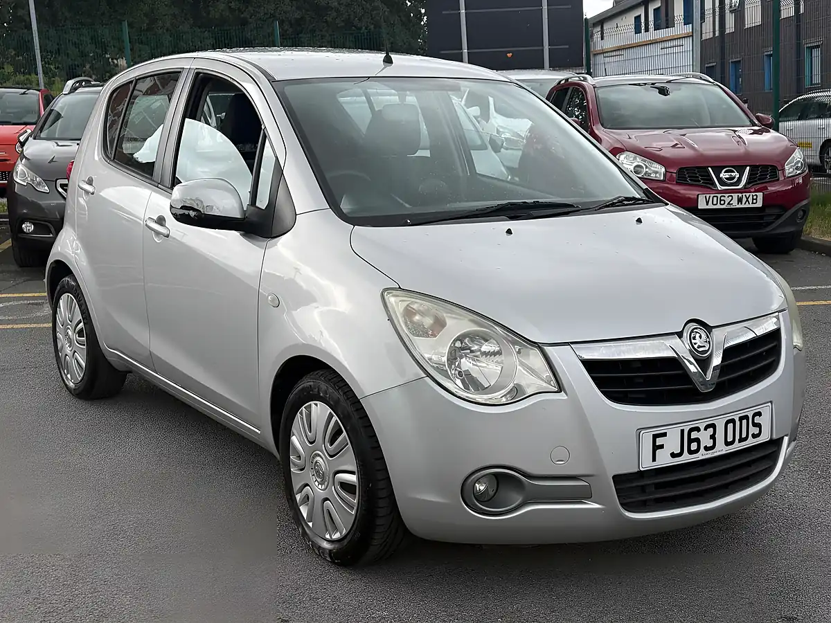 Used 2013 Vauxhall Agila S Silver - Interior and Exterior details 6
