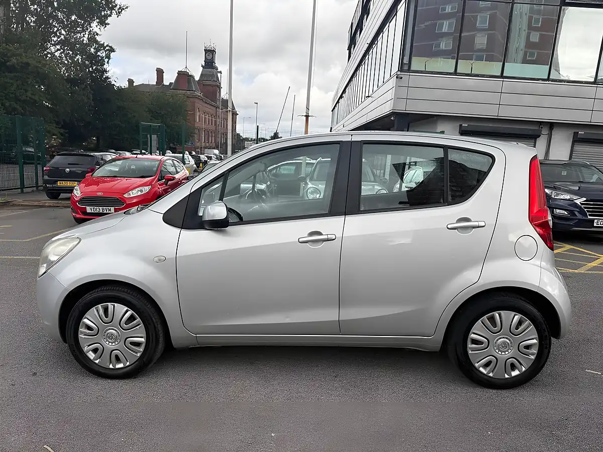 Used 2013 Vauxhall Agila S Silver - Interior and Exterior details 7