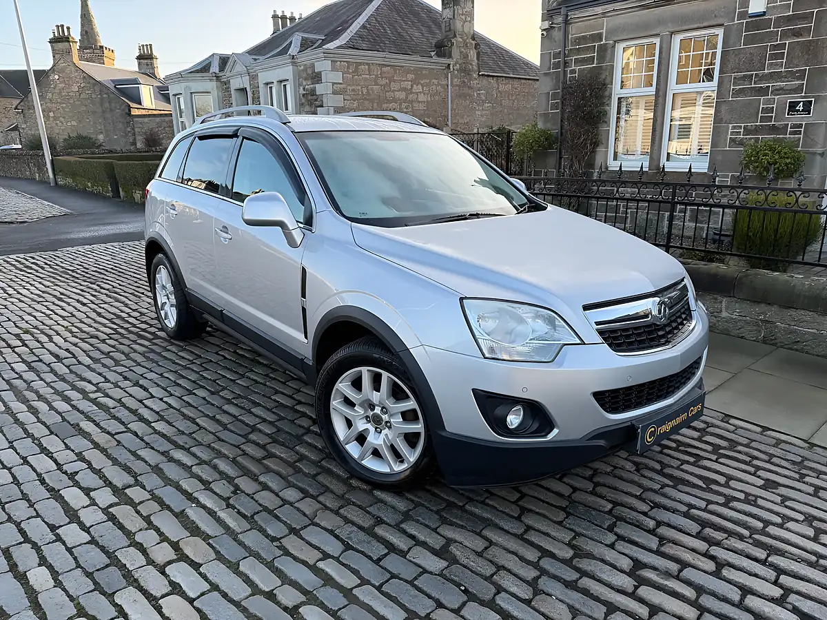 Used 2013 Vauxhall Antara Exclusiv Sovereign Silver - Front View