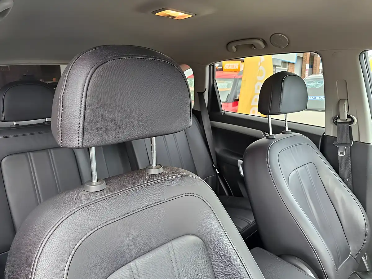 Used 2013 Vauxhall Antara Se Grey - Interior and Exterior details 13