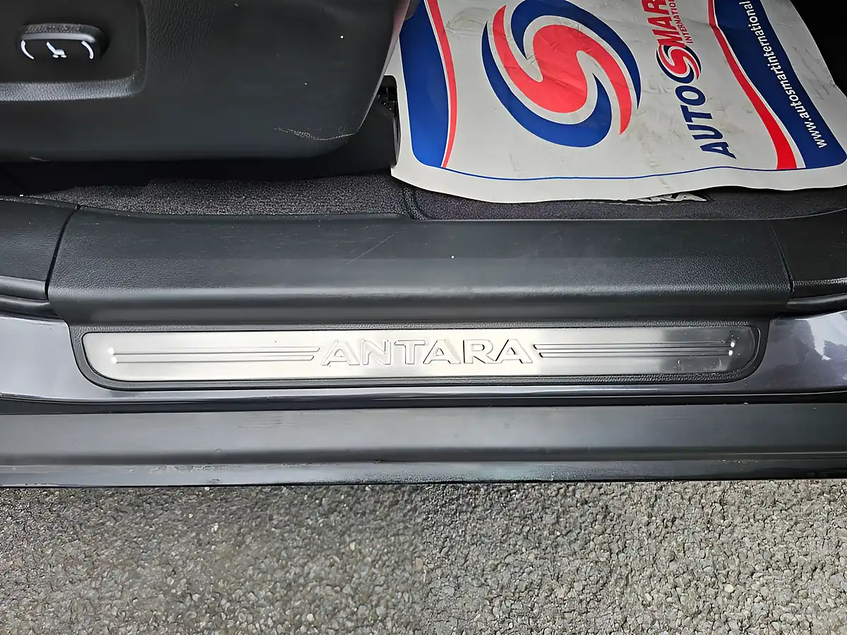 Used 2013 Vauxhall Antara Se Grey - Interior and Exterior details 18