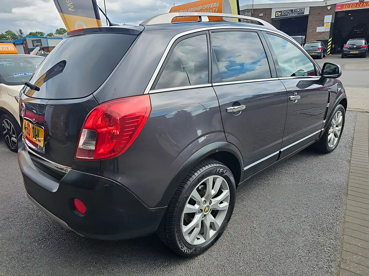 Used 2013 Vauxhall Antara Se Grey - Interior and Exterior details 4