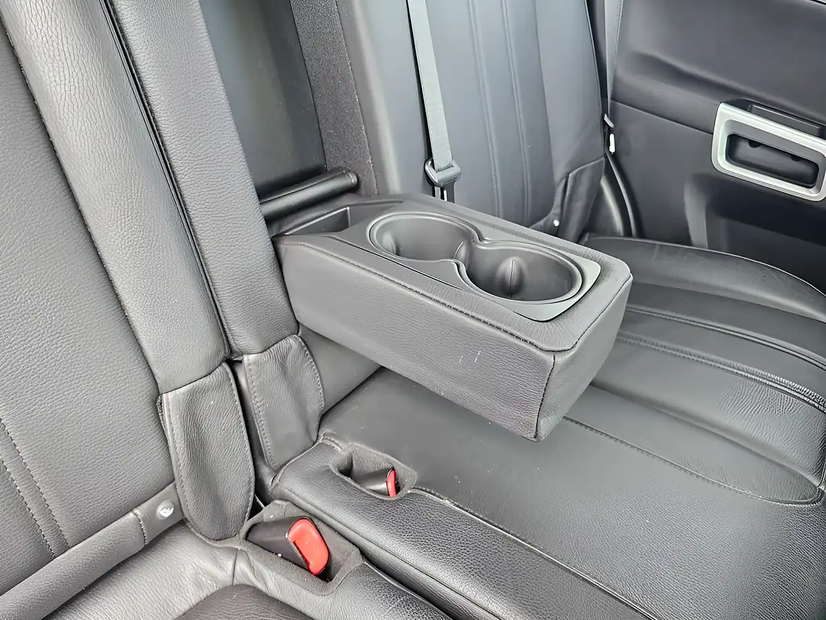 Used 2013 Vauxhall Antara Se Grey - Interior and Exterior details 9