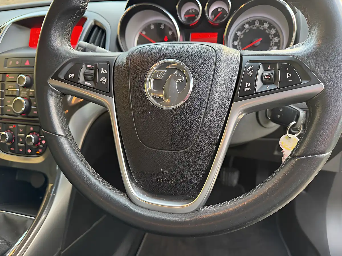 Used 2013 Vauxhall Astra Elite Black Metallic - Interior and Exterior details 11