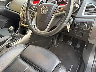 Used 2013 Vauxhall Astra Elite Black Metallic - Interior and Exterior details 12