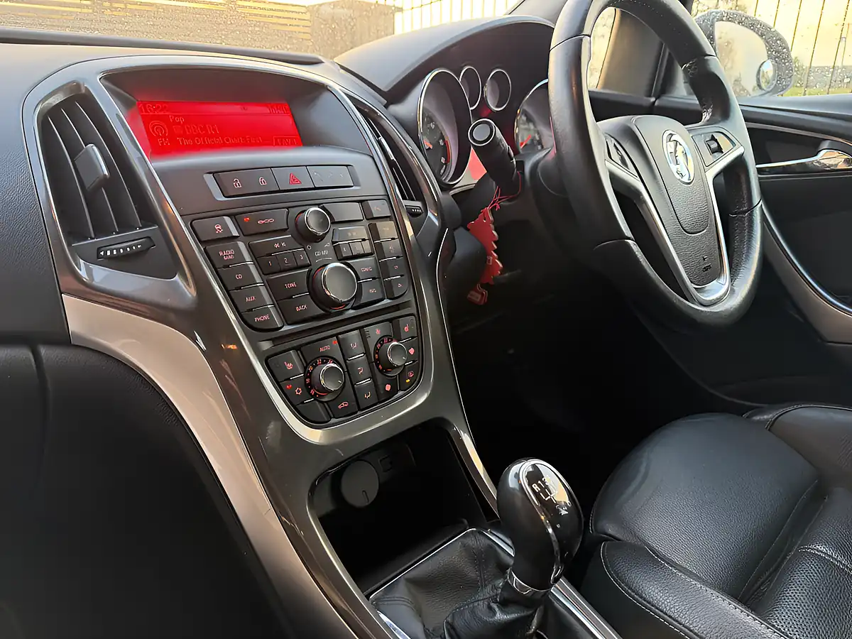 Used 2013 Vauxhall Astra Elite Black Metallic - Interior and Exterior details 16