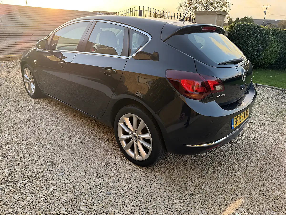 Used 2013 Vauxhall Astra Elite Black Metallic - Interior and Exterior details 6