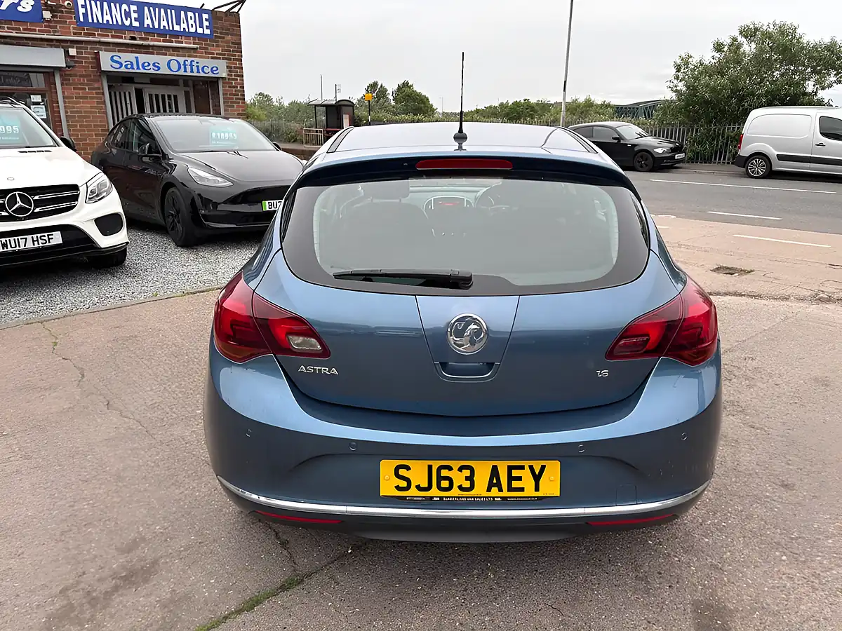 Used 2013 Vauxhall Astra Elite Blue - Interior and Exterior details 10
