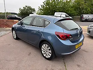 Used 2013 Vauxhall Astra Elite Blue - Interior and Exterior details 11