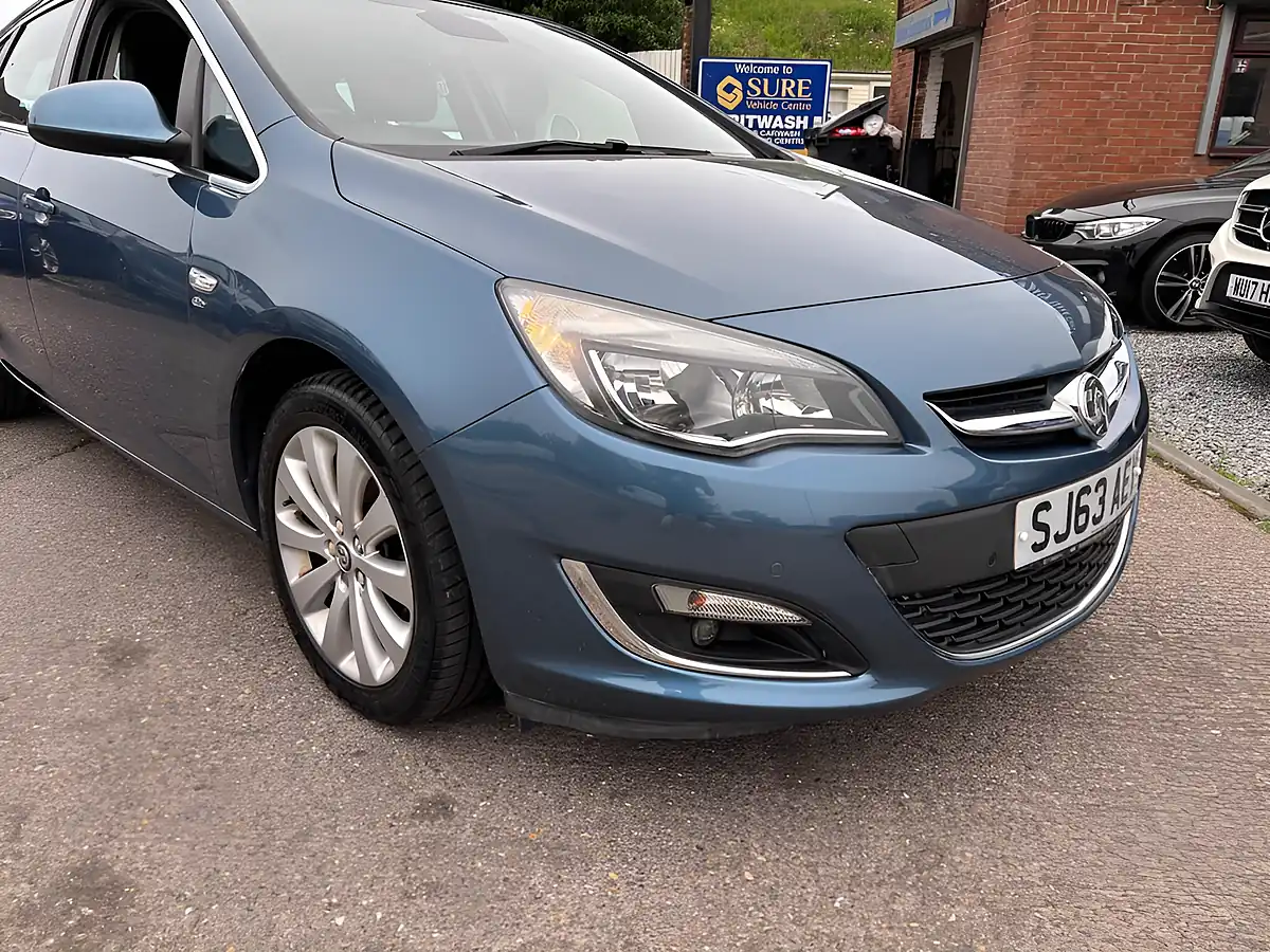 Used 2013 Vauxhall Astra Elite Blue - Interior and Exterior details 4