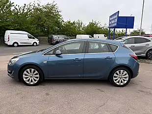 Used 2013 Vauxhall Astra Elite Blue - Interior and Exterior details 6