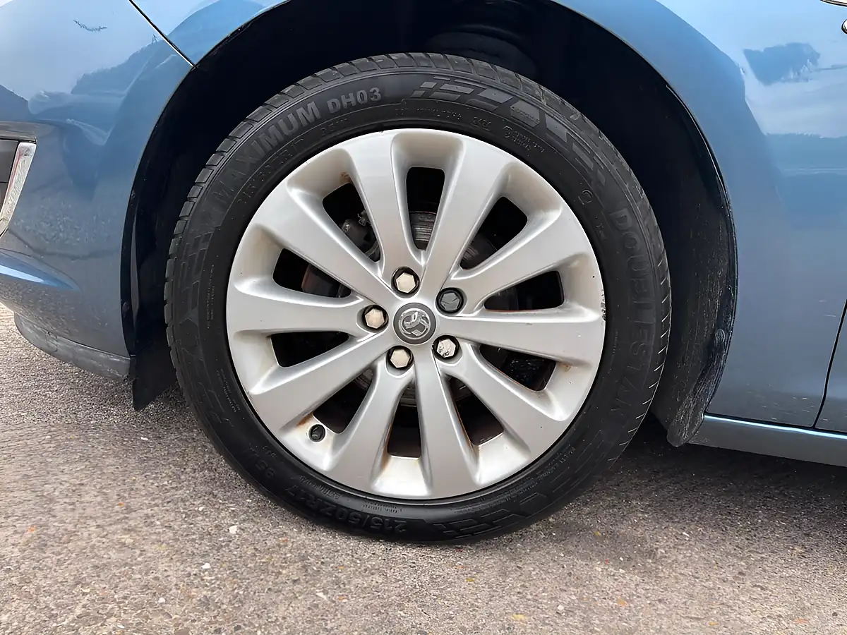 Used 2013 Vauxhall Astra Elite Blue - Interior and Exterior details 8