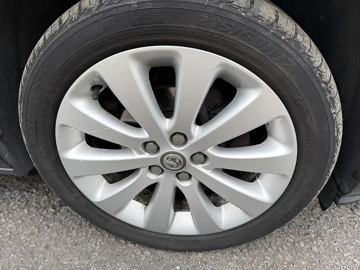 Used 2013 Vauxhall Astra Elite Phantom Grey - Interior and Exterior details 12