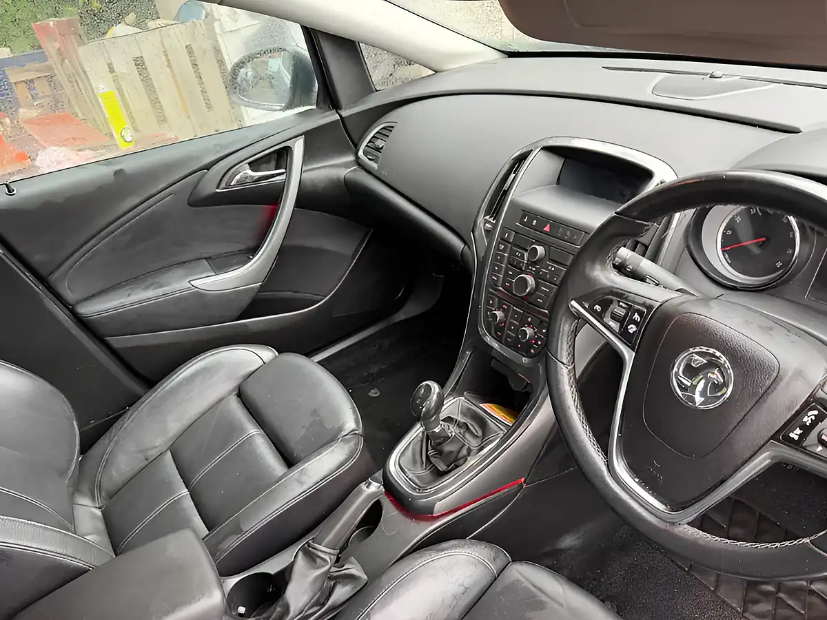Used 2013 Vauxhall Astra Elite Phantom Grey - Interior and Exterior details 15