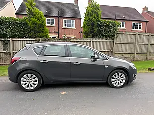 Used 2013 Vauxhall Astra Elite Phantom Grey - Interior and Exterior details 4