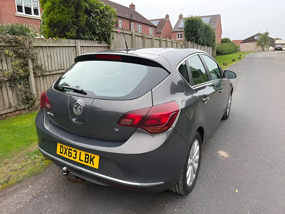 Used 2013 Vauxhall Astra Elite Phantom Grey - Interior and Exterior details 5