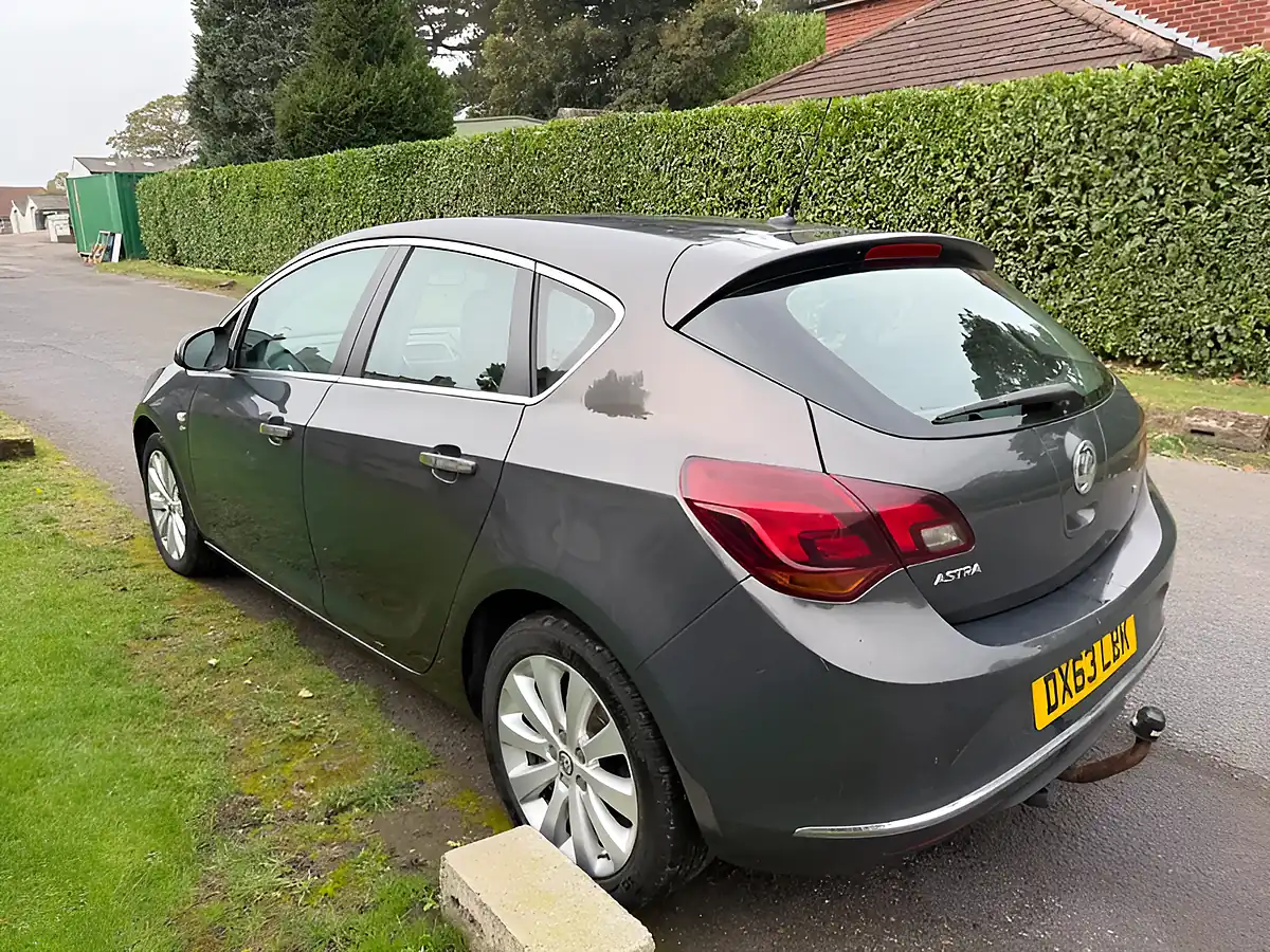 Used 2013 Vauxhall Astra Elite Phantom Grey - Interior and Exterior details 7