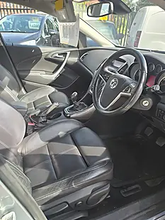 Used 2013 Vauxhall Astra Elite Silver - Interior and Exterior details 11