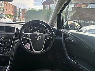 Used 2013 Vauxhall Astra Elite Silver - Interior and Exterior details 13