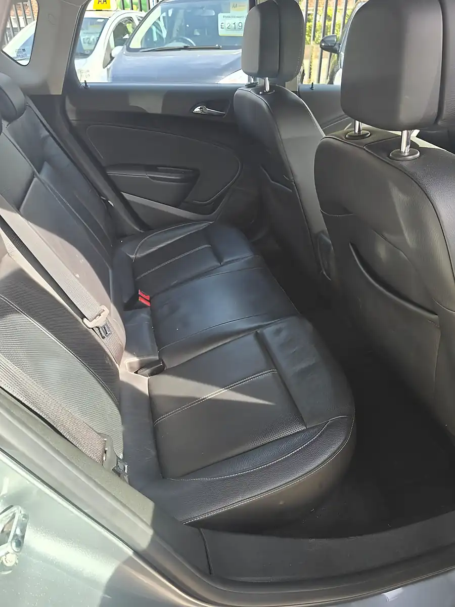 Used 2013 Vauxhall Astra Elite Silver - Interior and Exterior details 16