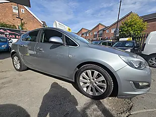 Used 2013 Vauxhall Astra Elite Silver - Interior and Exterior details 2