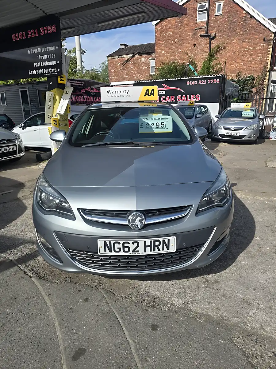 Used 2013 Vauxhall Astra Elite Silver - Interior and Exterior details 3
