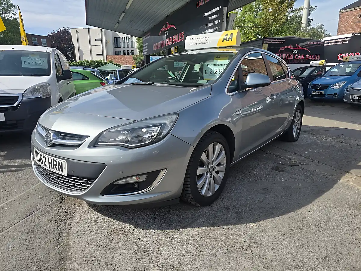 Used 2013 Vauxhall Astra Elite Silver - Interior and Exterior details 4