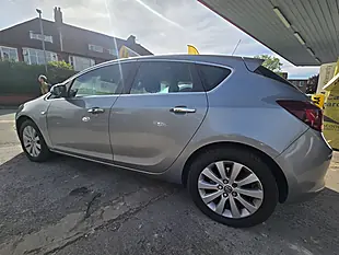 Used 2013 Vauxhall Astra Elite Silver - Interior and Exterior details 7