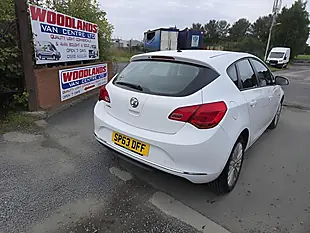 Used 2013 Vauxhall Astra Energy White - Interior and Exterior details 5